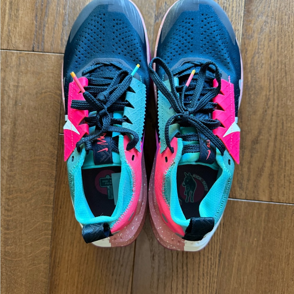 Nike Zegama Blue and Pink Trail Running Shoes - Picture 5 of 6